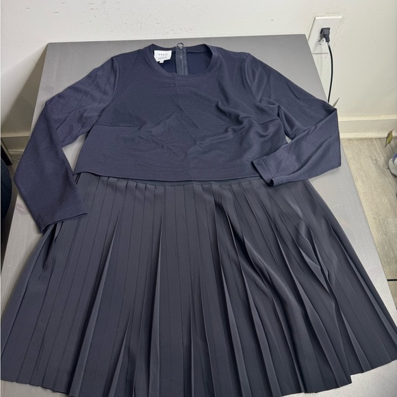 Akris Punto x Bergdorf Goodman Wool Blend Navy Pleated Top - Picture 3 of 9